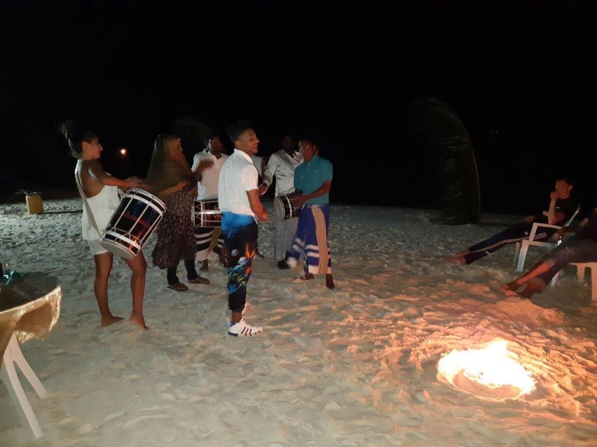 Perla Dhangethi Esterno foto