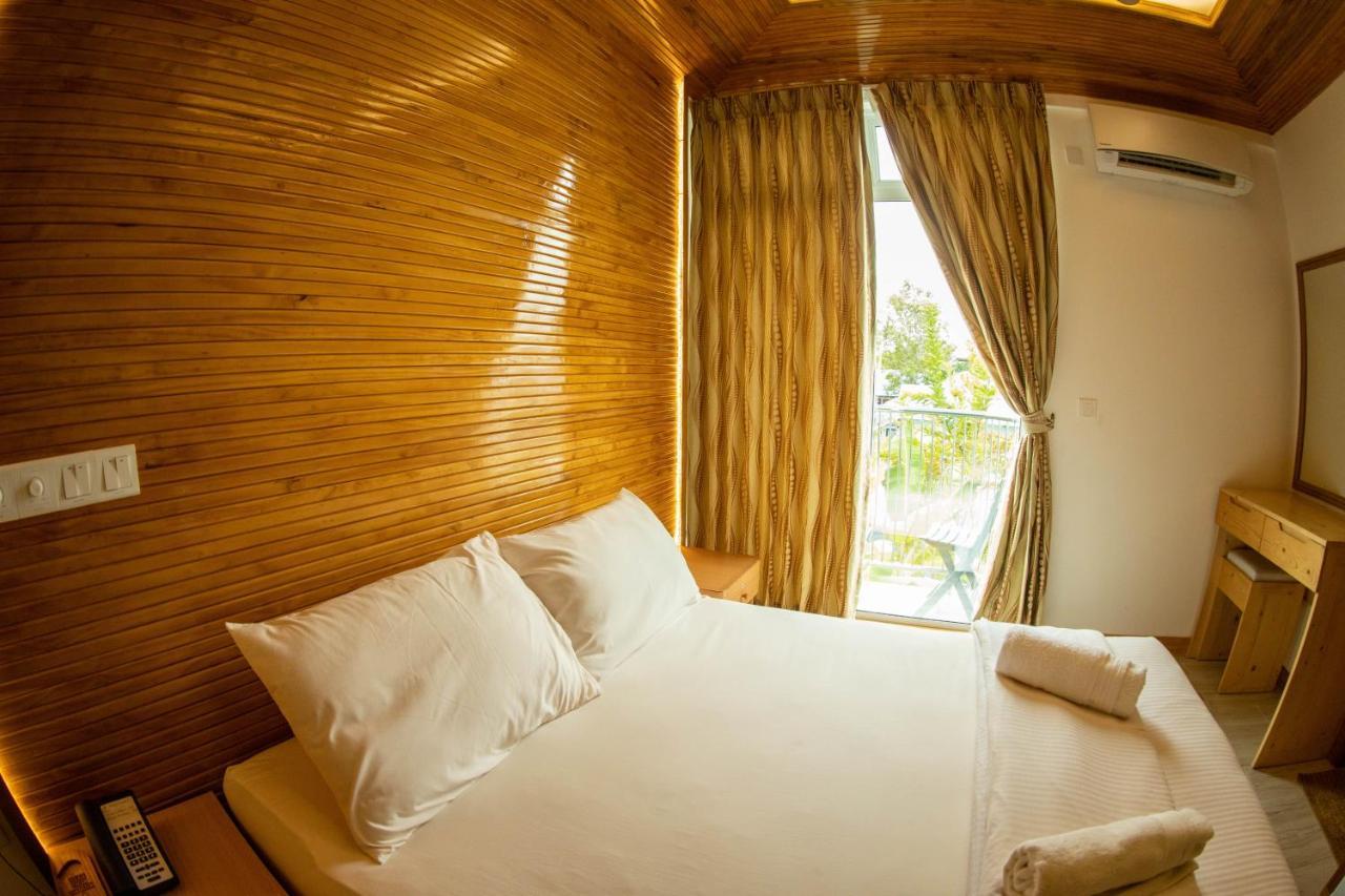 Perla Dhangethi Esterno foto
